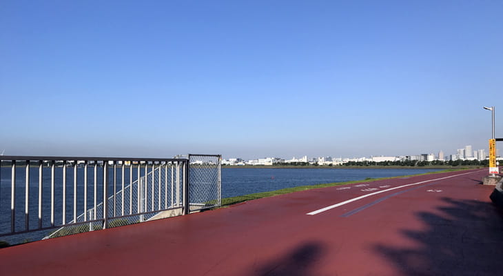 臨海公園の出口、中川河口です。